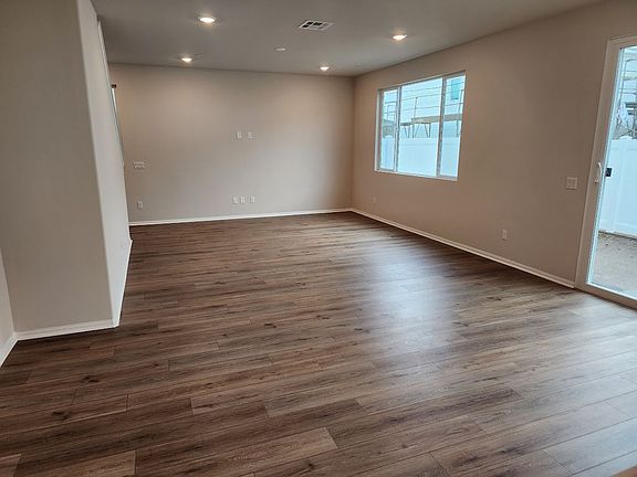 5th image of 36443 Shine Dr
