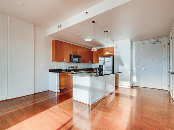 4th image of 711 Cosmopolitan Dr NE #425