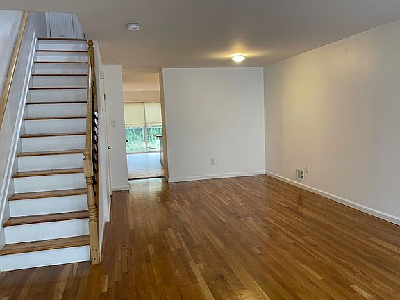 4th image of 64 Pelican Cir Floor 2