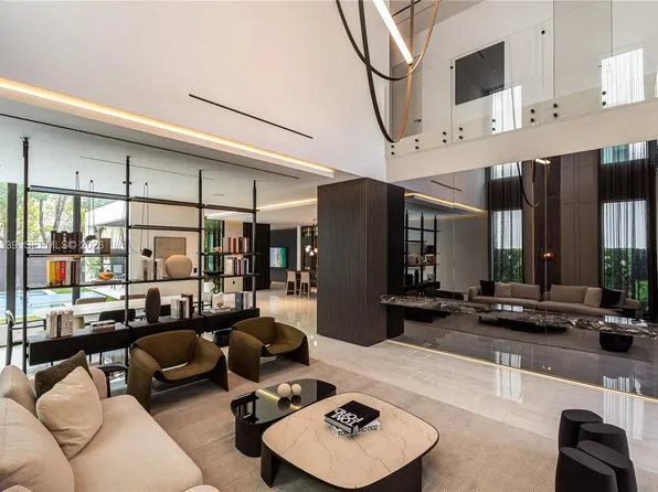 10540 NW 67th Ter, Doral, FL 33178