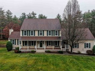 34 Mayflower Ln, Rochester, MA 02770