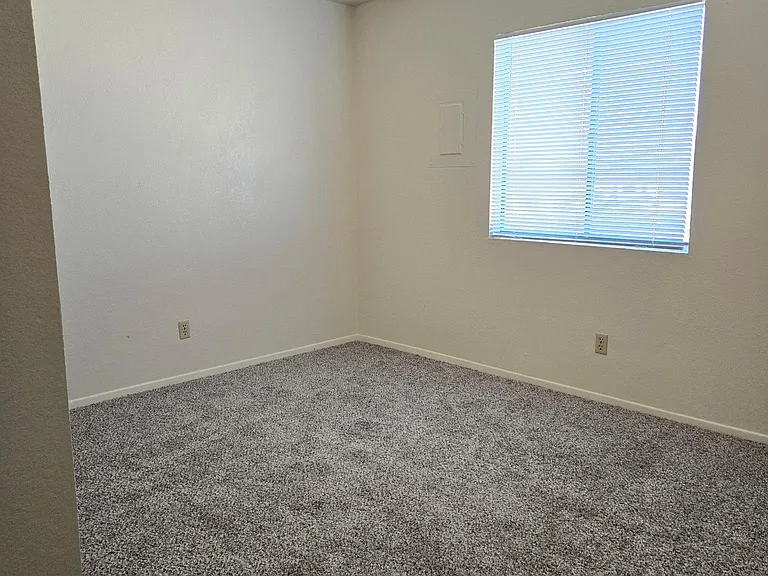 1013 Elm St #4 — Photo 8