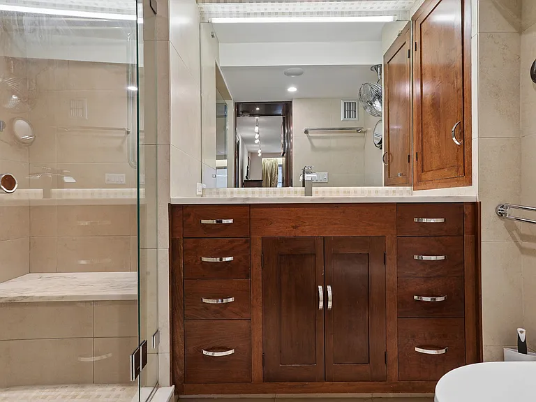 100 W 57th St #6R — Photo 12