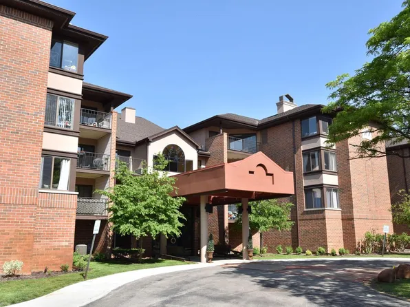1600 West Green Tree ROAD #219, Glendale, WI 53209