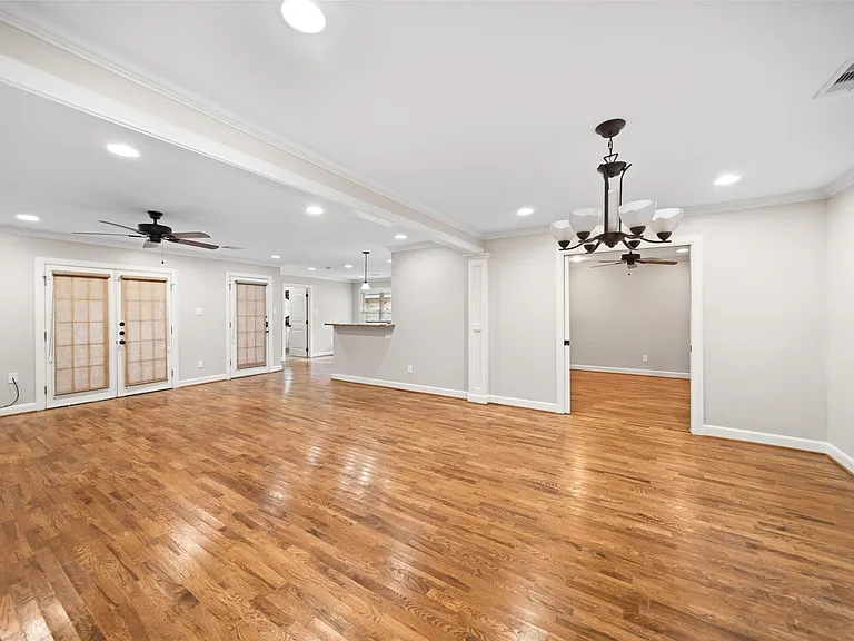 1810 Droxford Dr — Photo 5