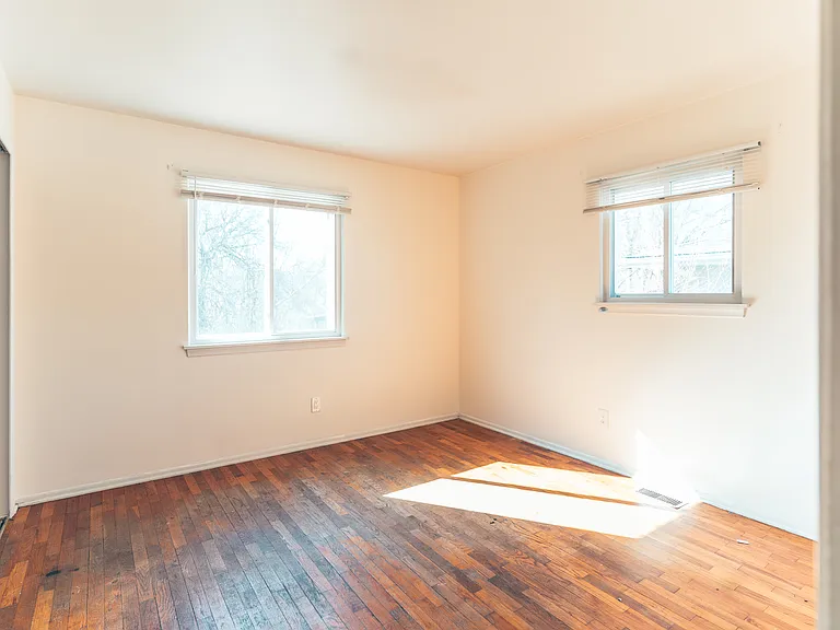 1490 Brady Ave — Photo 4