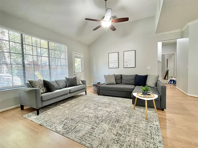 7 Windledge Pl — Photo 19