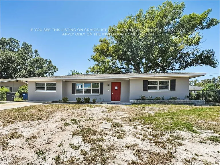 1938 Summit Dr — Photo 3