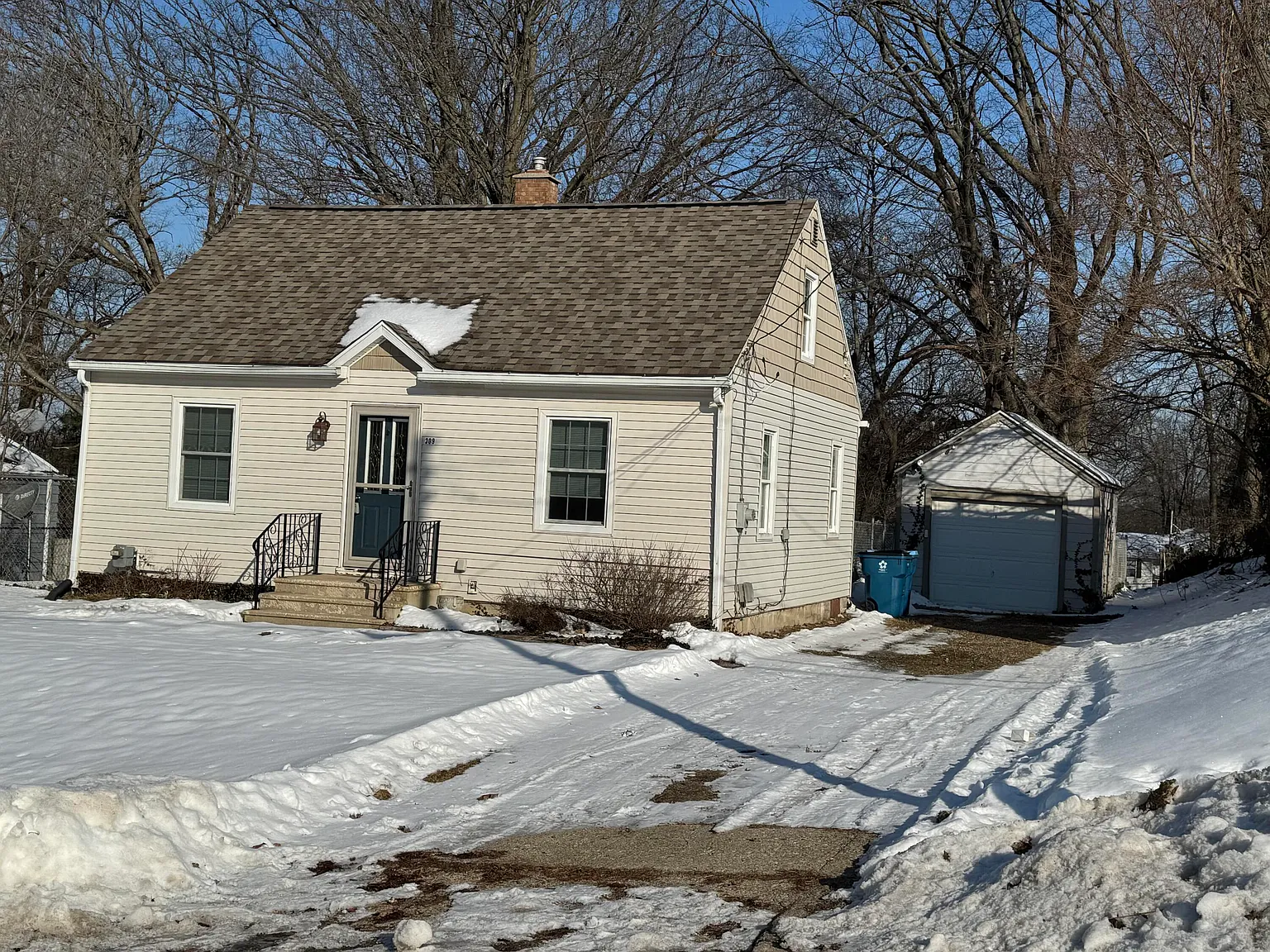 309 E Oak Grove Ave photo 1