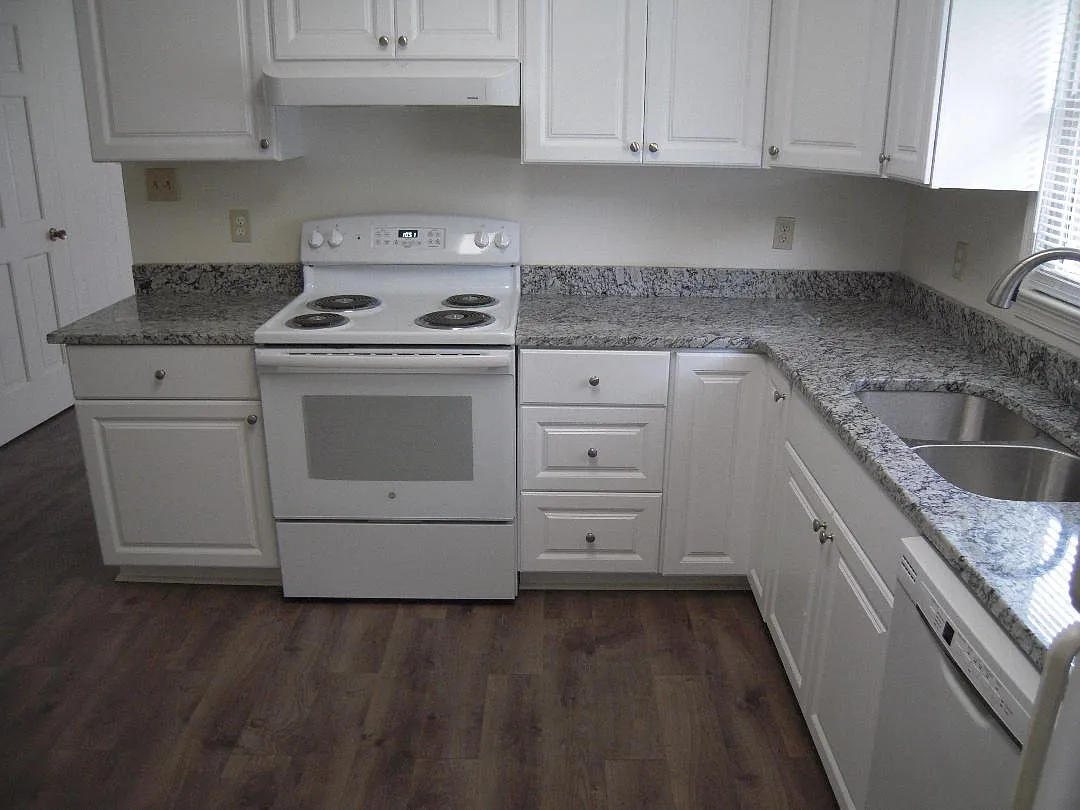 3 bed, 1424 sqft, $2,395 — Photo 3