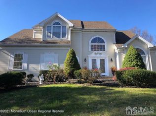 19 Kerr Ln, Matawan, NJ 07747