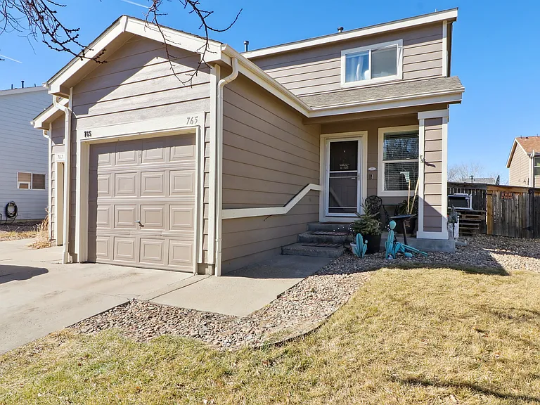 765 Mockingbird St — Photo 1