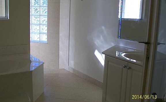 5th image of 111 SW Hawthorne Cir