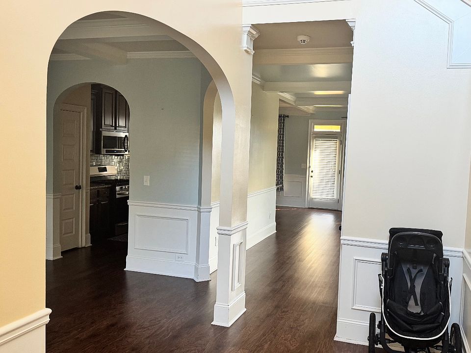 2nd image of 4473 Manor View Ct