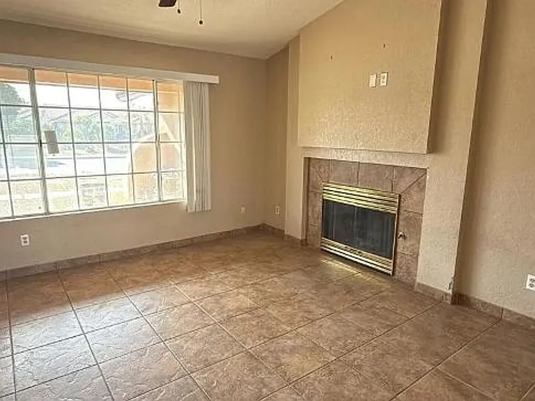 30848 Bloomsbury Ln — Photo 3