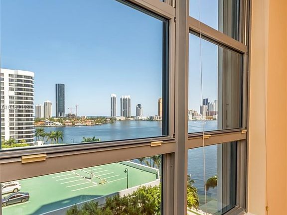 3rd image of 3530 Mystic Pointe Dr APT 915