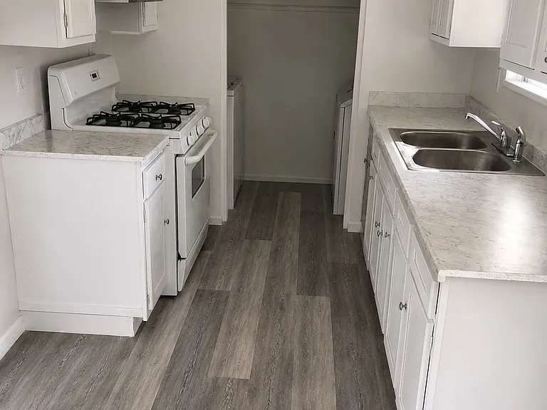 3485 Columbia Ave — Photo 5