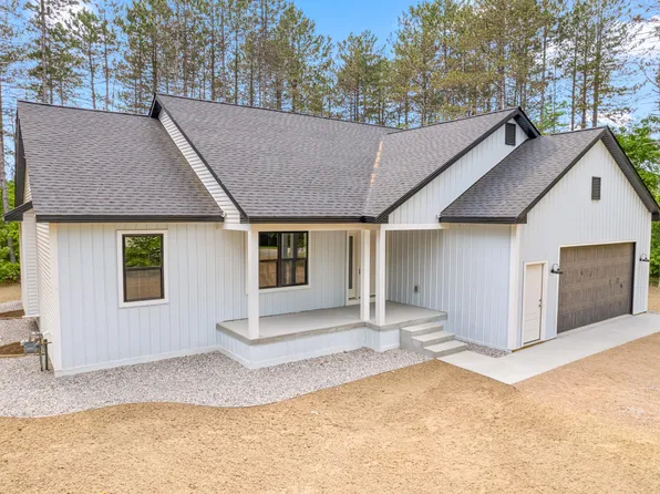 2400 Rainswood Dr, Gaylord, MI 49735
