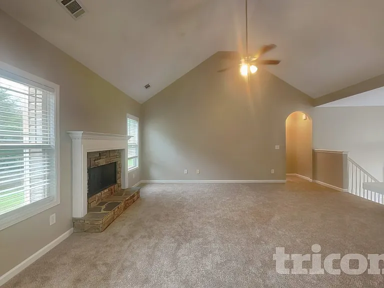 217 Arbor Dr — Photo 4