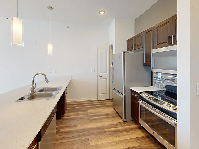 Residences at the Domain — Photo 119