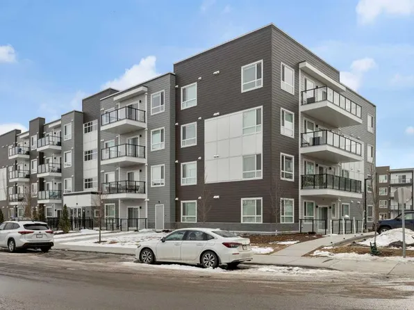 33 E Carringham Gate NW #2106, Calgary, AB T3P 2H6