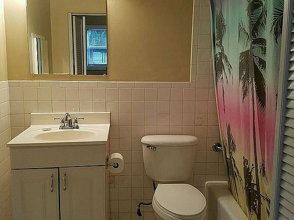 3rd image of 416 Petronia St APT 2