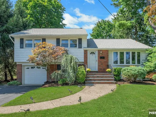 36 Hirschfeld Place, New Milford, NJ 07646