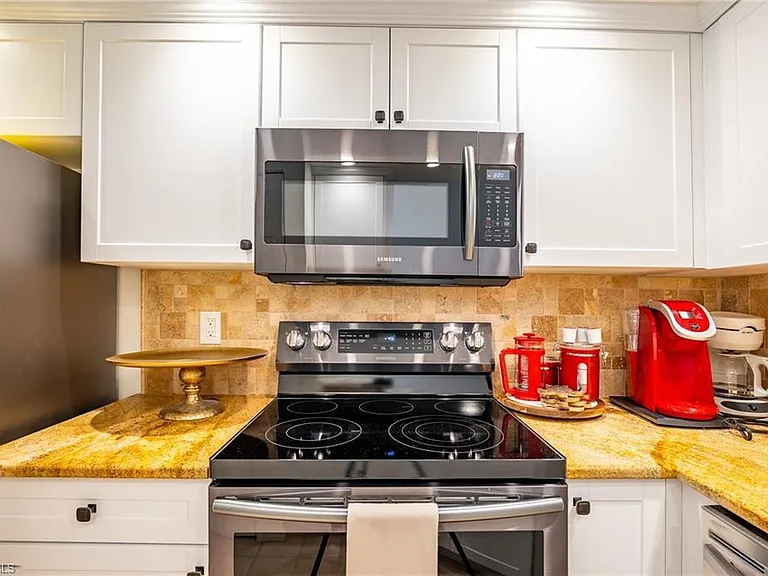 815 Gulf Pavilion Dr #203 — Photo 7