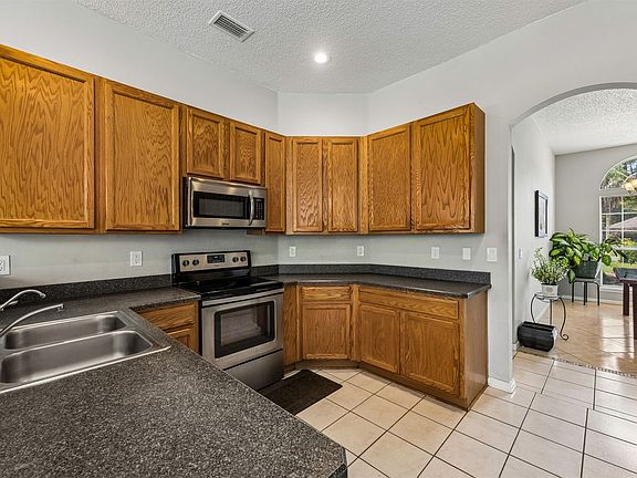 3rd image of 86087 Creekwood Dr