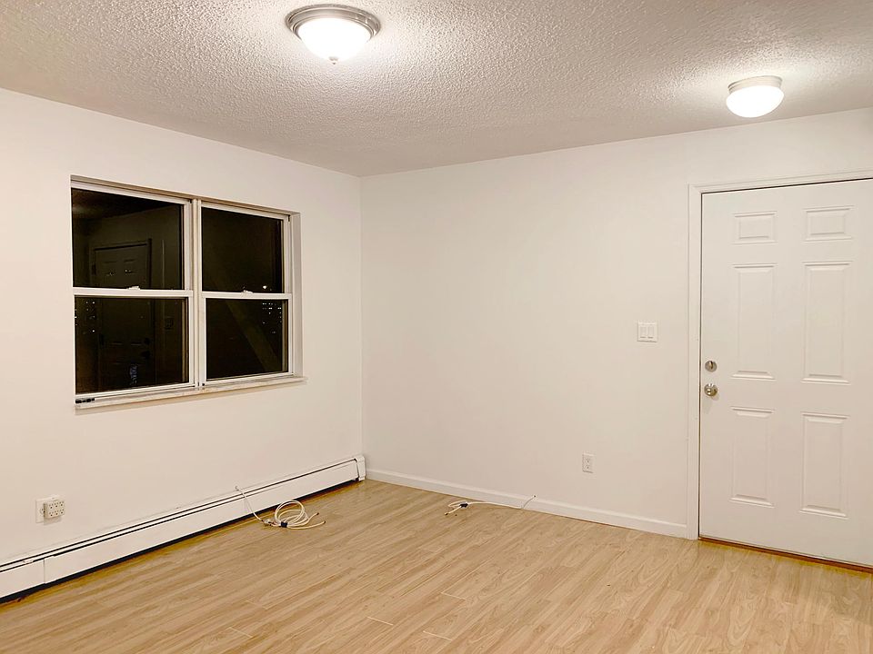 1st image of 637 Van Duzer St #2