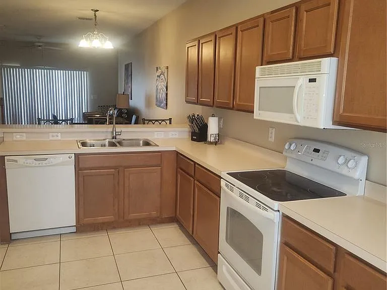 31209 Flannery Ct — Photo 2