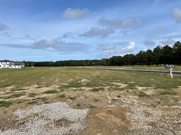 105 Edinburgh Ln, Cape Charles, VA 23310