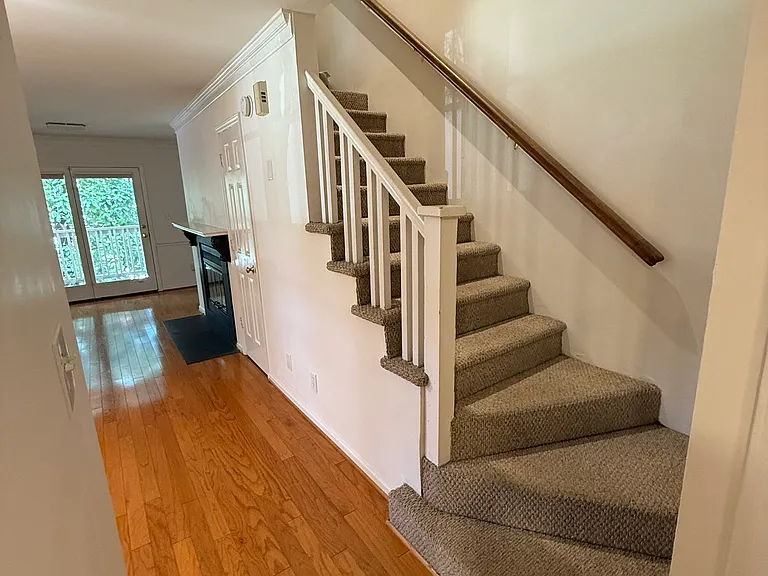 333 Circle Ave #E — Photo 15