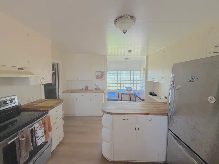 40 Ikea Pl — Photo 3