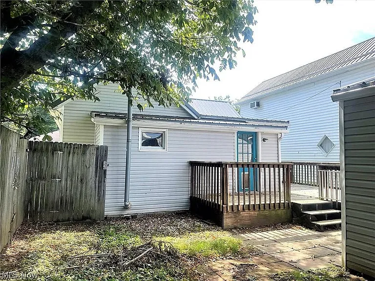609 Poplar Ave — Photo 8
