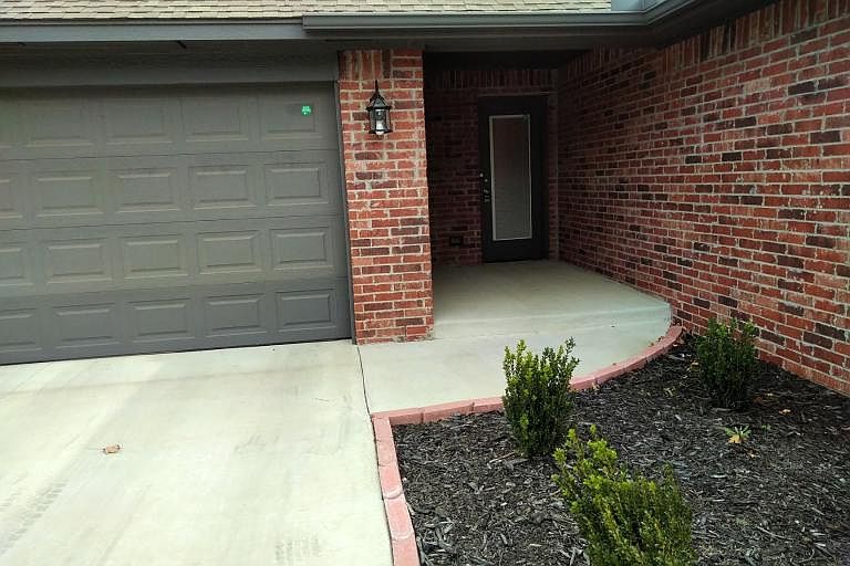 1st image of 8707 NE 10th St