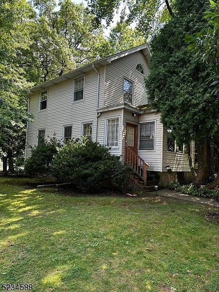 1st image of 120 College Pl