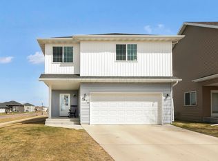 4879 Spencer Ln S, Fargo, ND 58104