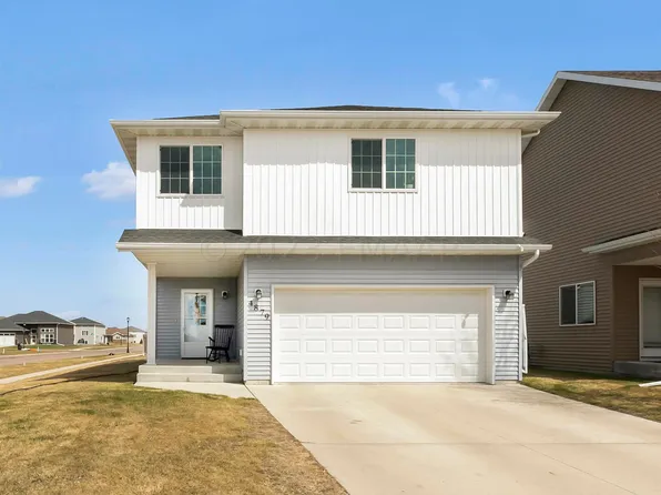 4879 Spencer Ln S, Fargo, ND 58104