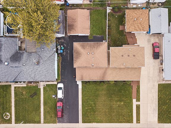4th image of 8817 S Kilbourn Ave