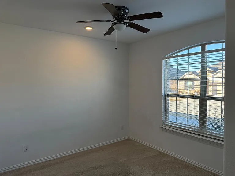 2521 Birchcrest Dr — Photo 1