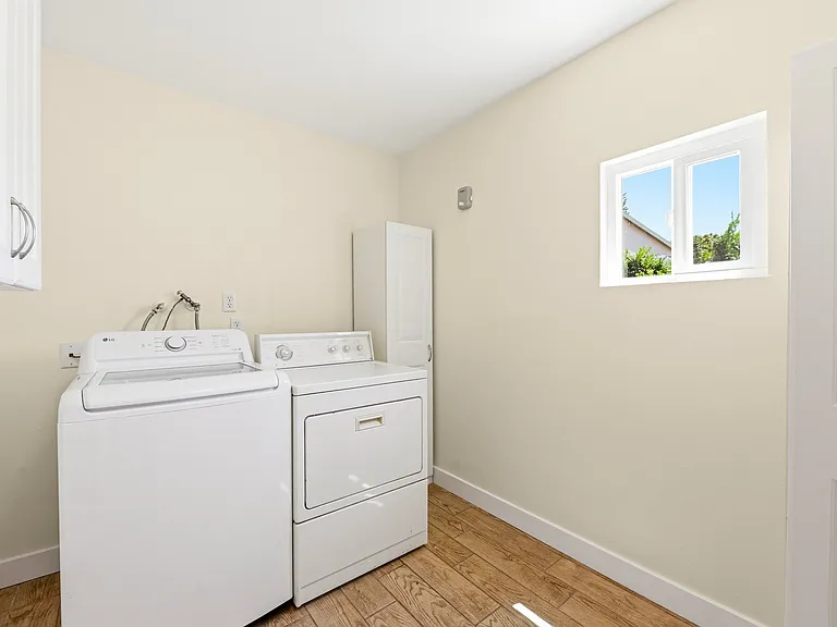 1451 Kenora St — Photo 16