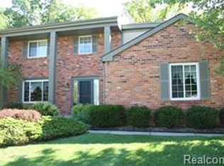 8738 Williamsport Dr, White Lake, MI