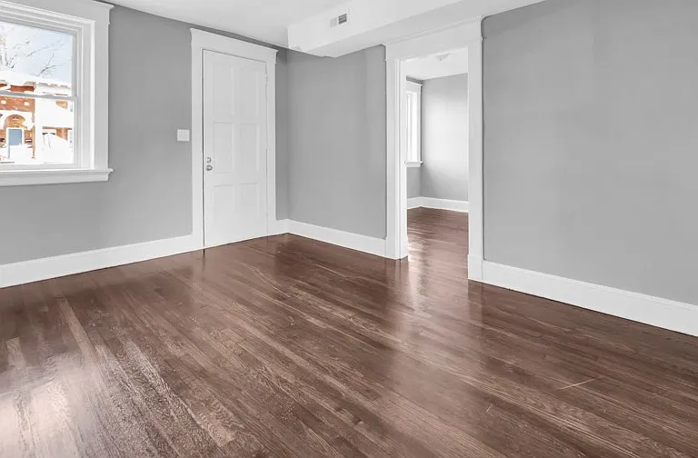 2419 Barton Ave #5 — Photo 2