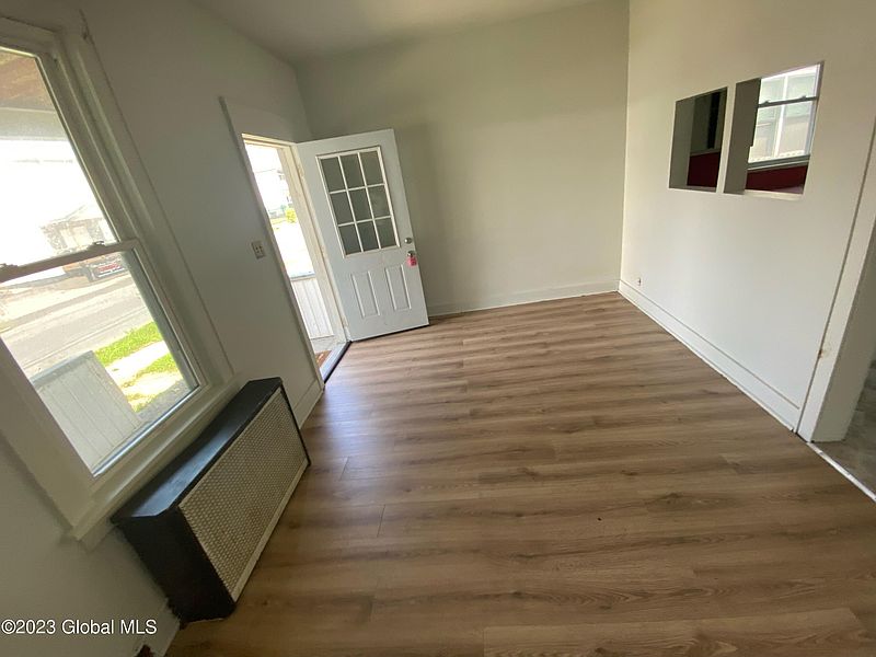 4th image of 1314 5th Avenue