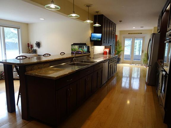 2nd image of 706 N Lakeshore Dr
