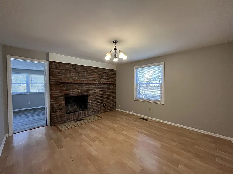 11020 McDowell Dr — Photo 6