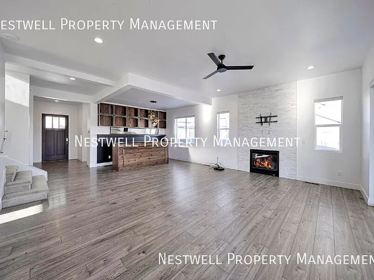 2346 E Snowy Peak Dr — Photo 3