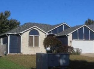 1221 S Stoneybrook Cir, Wichita, KS 67207