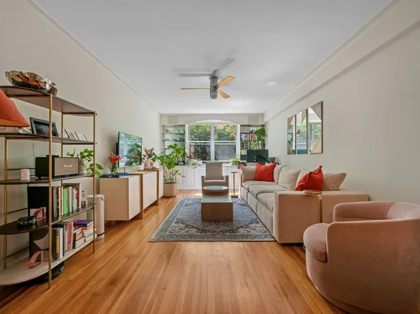 310 West 55th Street image 3 of 18